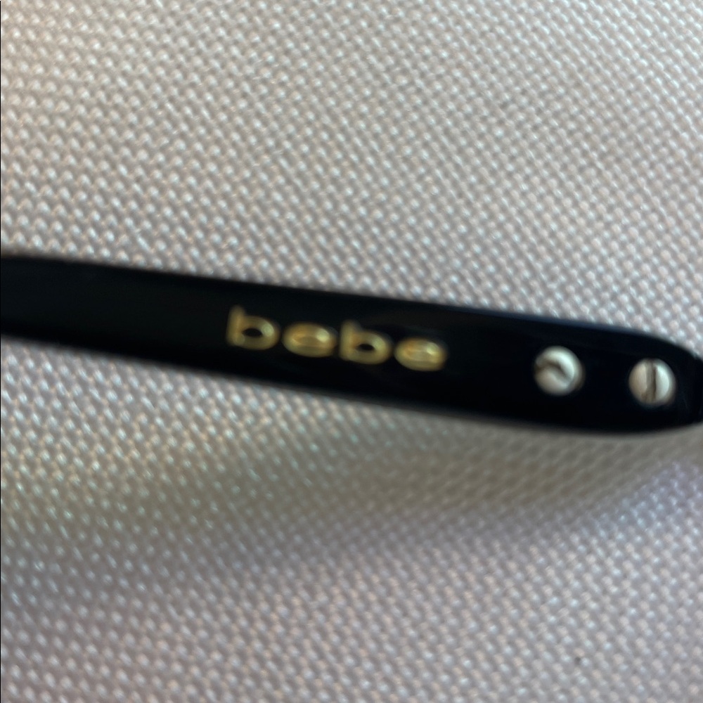 😎Bebe Elegant White Sunglasses with CASE - Picture 8 of 12